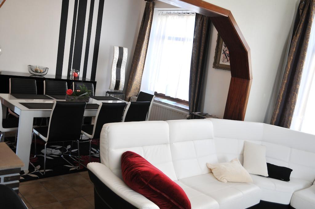 Gite Stone Lodge Bourcy Zewnętrze zdjęcie